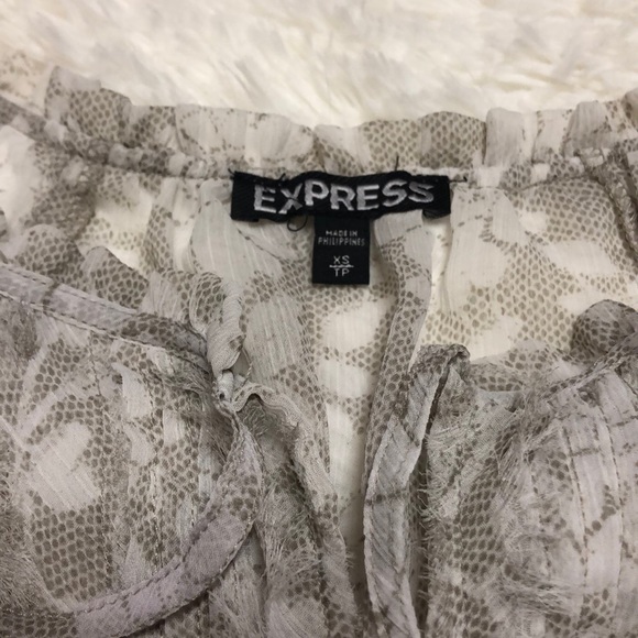 Express Blouse - Picture 2 of 3
